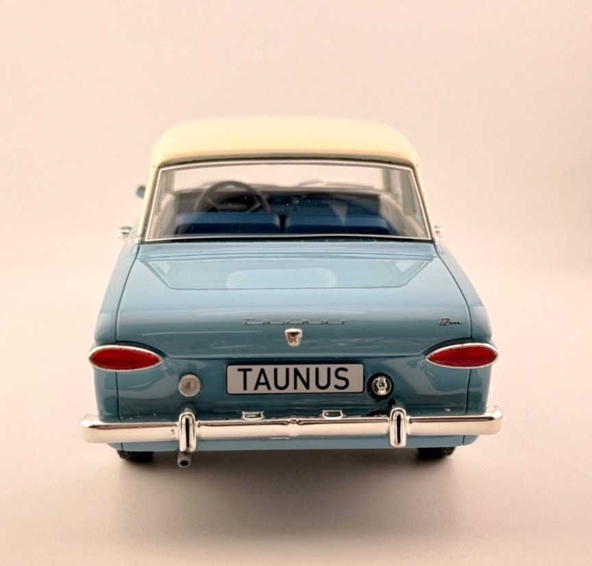 BOS models 1/18 FORD ENGLAND TAUNUS 12M P4 1965 LIGHT BLUE/white