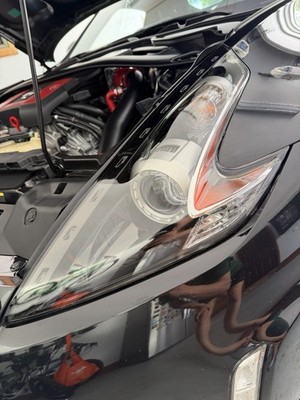 OEM Nissan 370Z (Z34) Headlights Pair   Excellent Condition   Clear Lenses