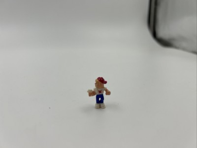 Vintage 1993 Mighty Max Figur roter Hut mit Rucksack und Waffe
