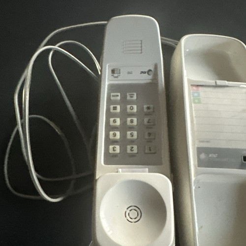 Vintage Trimline Kość słoniowa Przycisk Telefon AT & T 210 Krótki sznurek Ściana, Biurko Ładne - Zdjęcie 3 z 9
