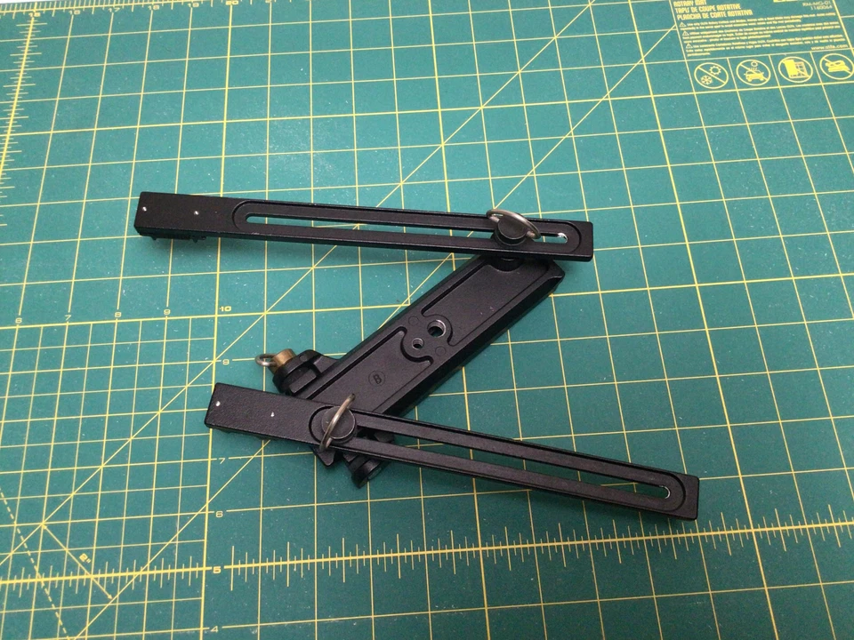 Manfrotto Macro Flash Bracket Art # 330 - Excellent Condition - Image 4 of 4