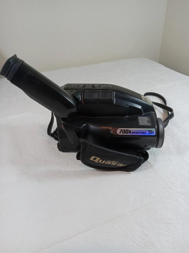 Quasar Palmcorder Camcorder VHS-C Model # VM-L152 Untested No Charger Parts Only - Image 3 of 4