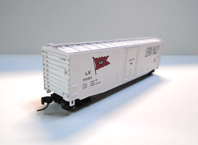 N scale box car 50' PS-1 box car,plug door, Lehigh Valley  ,  Athearn, New.