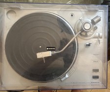SANYO TP-1010 Silver Belt Drive Turntable Auto Return 33/45 Speed RCA
