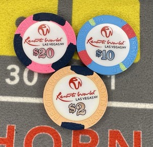 🎰🎲Lot Of 3 Resorts World Poker Chips $20, $10, $2 Las Vegas NV🎲🎰