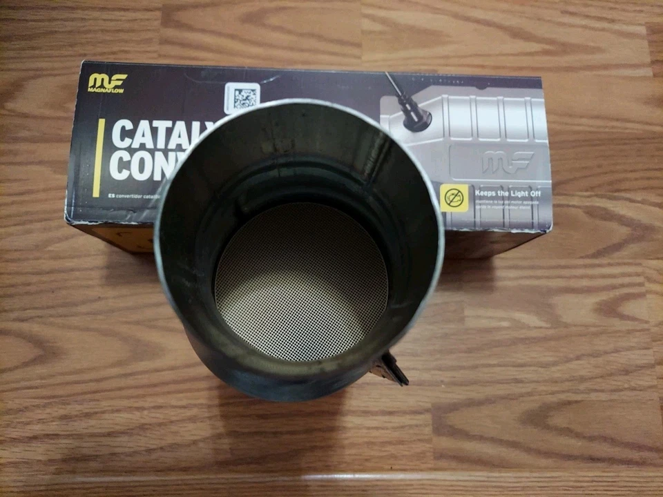 MAGNAFLOW - Convertidor catalítico universal Foto 3 de 4