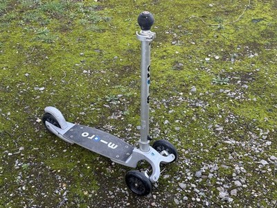 Micro 3 Rad Kickboard Scooter für Kinder/Junior (silber) Original Kickboard