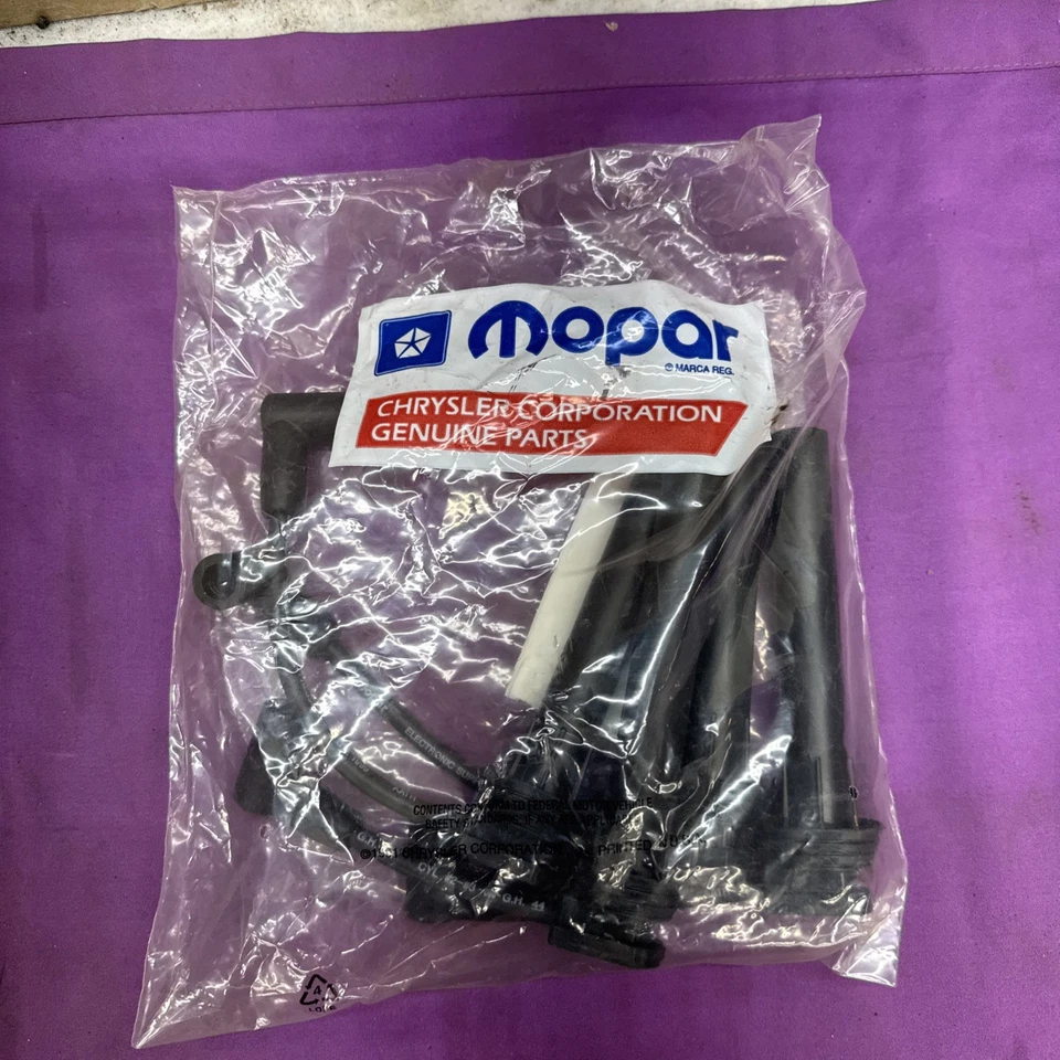 JUEGO DE CABLES DE ENCENDIDO CHRYSLER STRATUS, DODGE NEON 2.0i y RT (1994-2005) - LUCAS DKB774 Foto 3 de 3