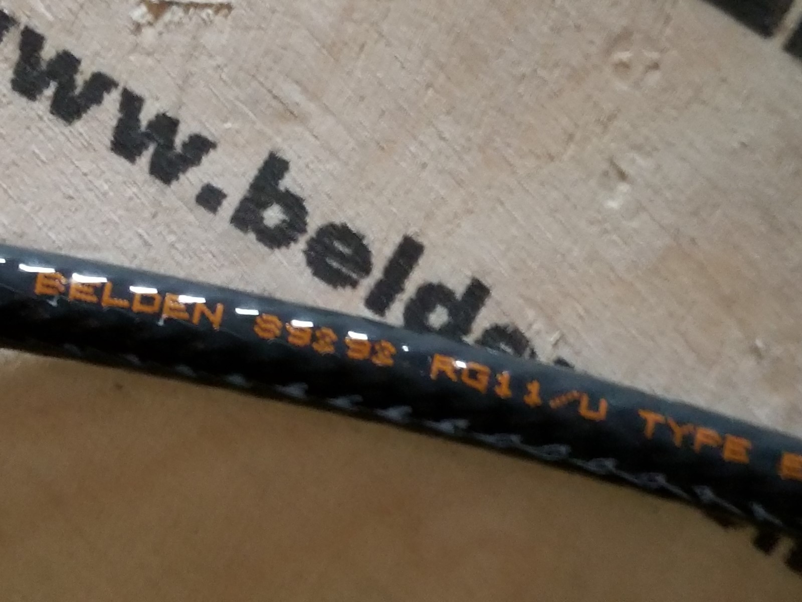 Belden 89292 RG-11/U 14awg Solid 75Ohm FFEP/FEP Coaxial Cable CMP Black /25ft