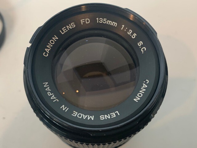 Canon Lens Vintage Japan FD 135mm camera 135 mm SC 1:3.5 leather