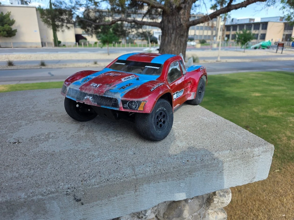 Tekno 4WD 4WD/2WD RC Car, Truck & Motorcycle 1:10 Scale Models