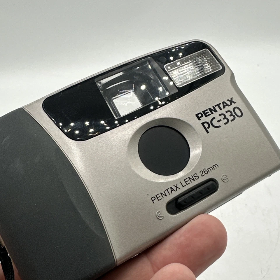 Pentax PC-330 35mm Film Camera Point and Shoot Built-In Flash 26mm Lens Vintage - Image 2 of 4