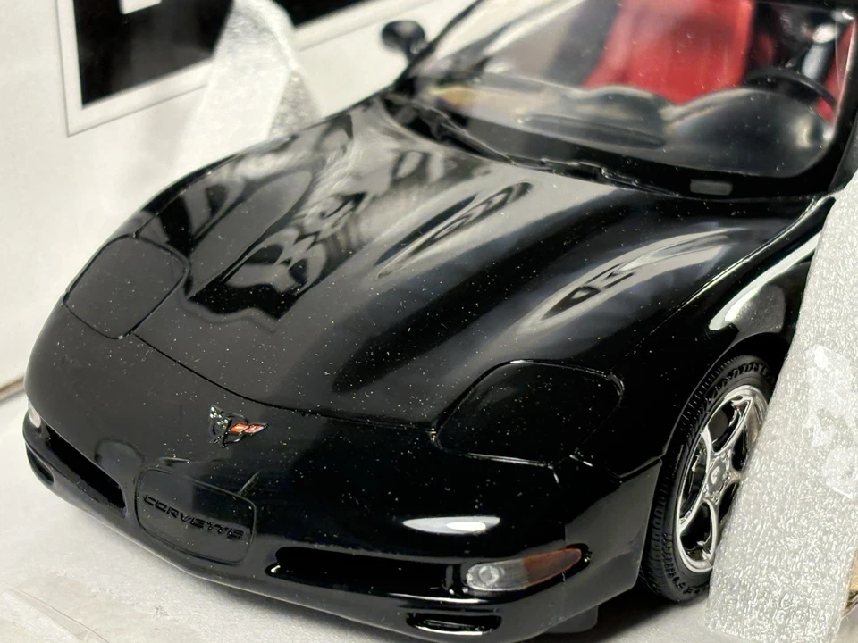 Revell 1/25 Corvette 可转换黑色和红色内部特别促销型号全新无标签 — 第 3/4 张图片