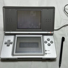 Nintendo DS Lite - USG-001, USA-1 Silver W/CHARGER TESTED WORKING