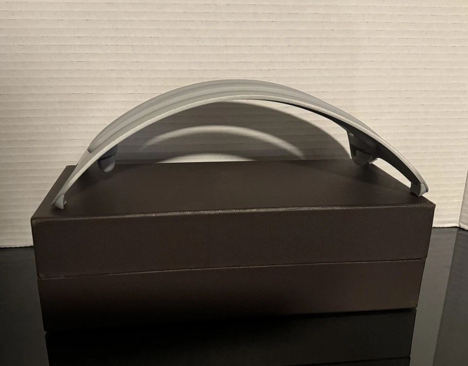 Twelve South BookArc for MacBook Pro Vertical Desktop Stand Space Saving NOB - Image 2 of 4