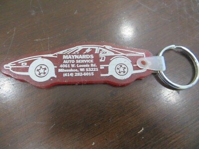 MAYNARDS AUTO SERVICE,MILWAUKEE SPORTS CAR VINTAGE RUBBER ADVERTISING  KEY CHAIN