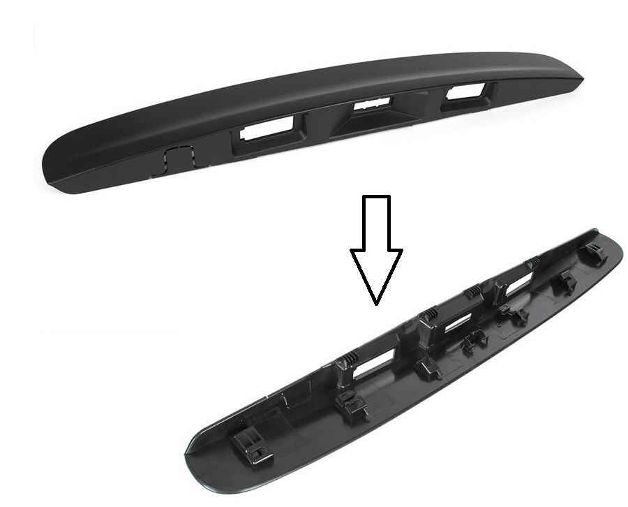 Baguette enjoliveur de hayon finition chrome miroir pour Nissan Qashqai J10