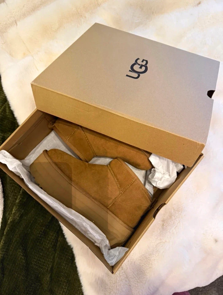 UGG Classic Ultra Mini Platform Brown Suede Sheepskin Lined Boots UK 6, photo 1 of 5