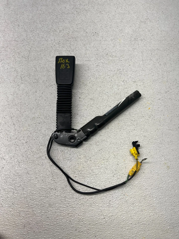 2006-2011 Mercedes Benz ML OEM Front Right Seat Belt Buckle Receiver A2518600469 - Изображение 4 из 4