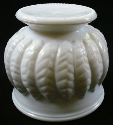 Vintage~MCM~Flower Pot~EMBOSSED LEAVES~Milk Glass~BOWL~White~TEXTURED~Ribbed~EUC - Picture 6 of 7