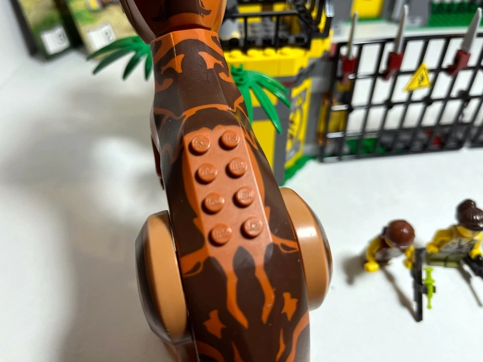 LEGO Dino: Dino Defense HQ 5887 (2012) Foto 4 de 4