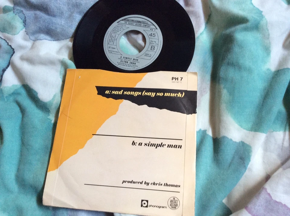 "Cubierta de vinilo de 7"" de Elton John Sad Songs (Say So Much) en blanco y negro de A Simple Man" Foto 2 de 2