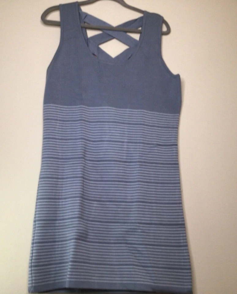  Vestido feminino Xhilaration XXL Bodycon elástico cinza branco sem mangas comprimento do joelho  - Imagem 3 de 4