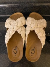 Clou Woven Criss Crossed Platform Footbed Sandals Off White ~ Size 7.5 (38)