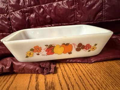Anchor Hocking 441 HILDI FRUIT 1 Quart Baking Casserole Loaf Dish Milk Glass