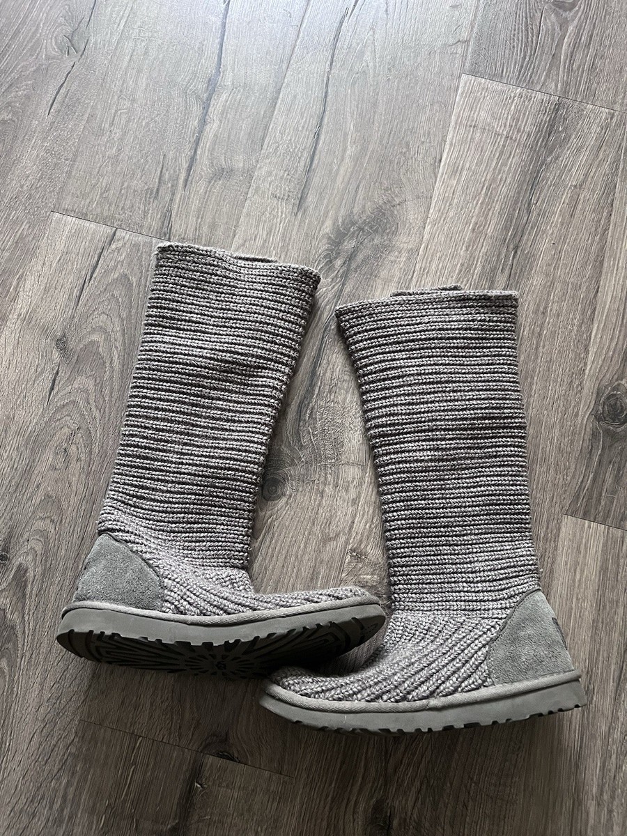 UGG Australiawomen's (Size 7M) Classic Cardy Boot - Grey