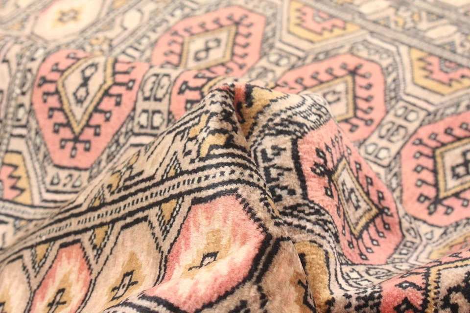 Tapete de área tradicional oriental de lã 2'7" x 3'7" com nós à mão - Imagem 3 de 4