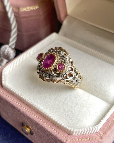 Vintage 18K Gold Ruby Ring Bella Handmade Floral Design Oval Cut Gemstone Gift - Picture 11 of 14