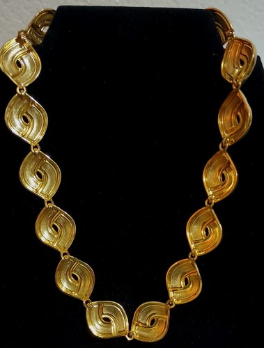 Green Enamel Choker And Bracelet Set - Picture 7 of 11