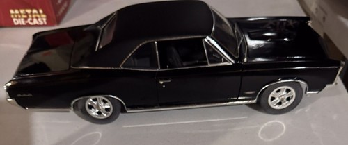 HIGHWAY 61 1/18 SCALE 1966 PONTIAC GTO HT DIECAST! Black Mew 1 Of 600 - Picture 5 of 5