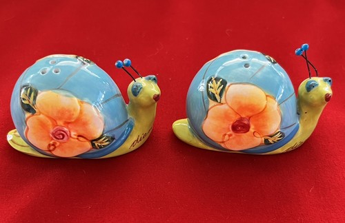 2 Sets of Salt & Pepper Shakers, Snails, Kissing Poodles - Picture 11 of 13