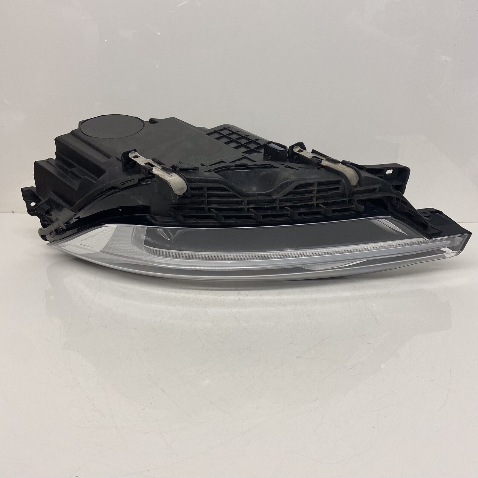 Volvo Xc90 2018-on Mid LED Headlamp Passenger Side 32133546 