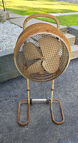 Vintage Westinghouse Mobilaire Floor Fan.