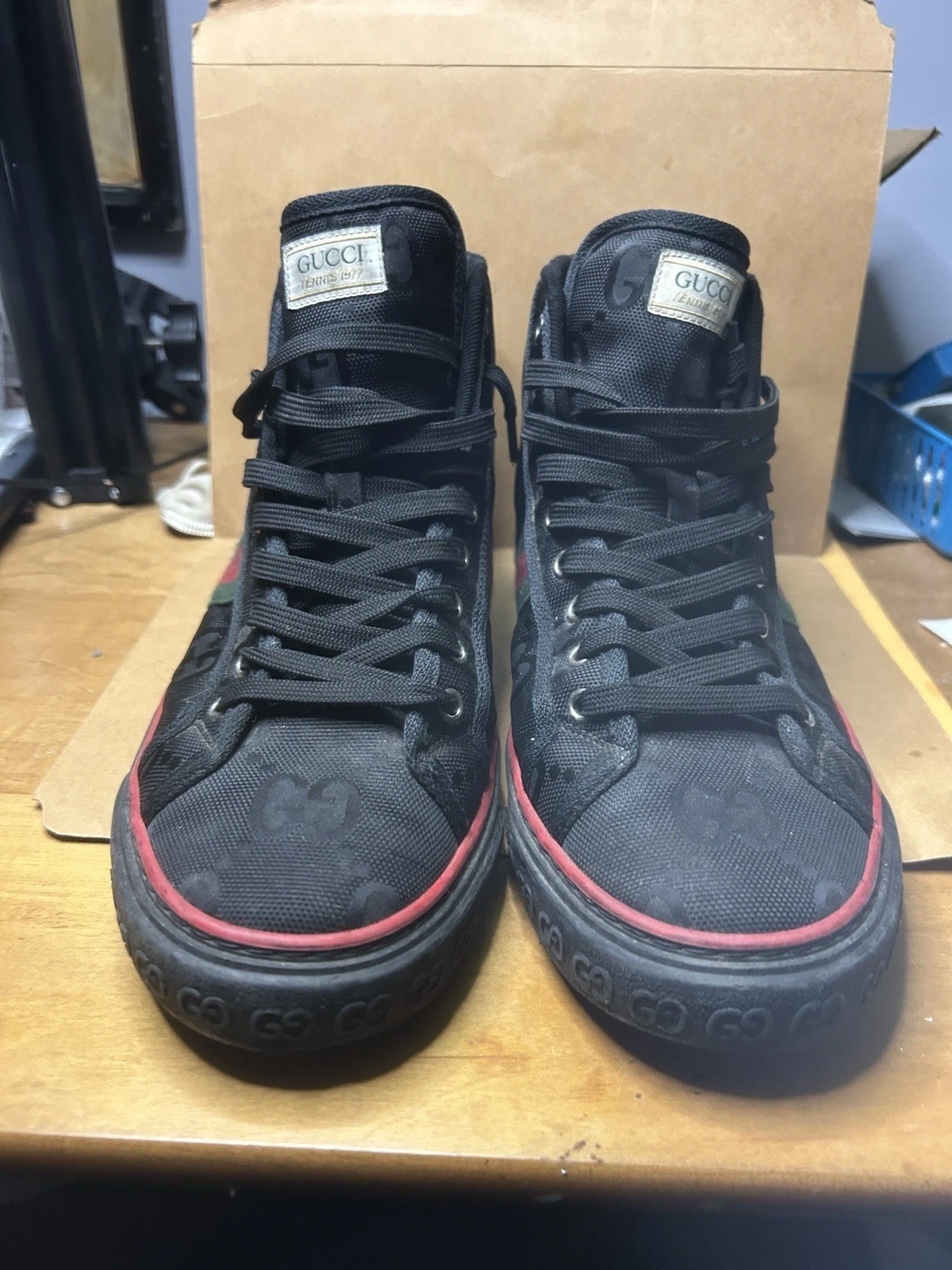 Gucci 1977 noir excellent état sans boîte sans dust bags 