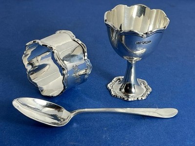 SCHÖNES ANTIKES 3 TEILIGES TAUFSET AUS MASSIVEM SILBER