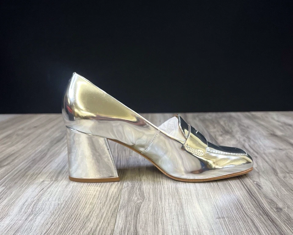 Sandalias Bernardo Nessa plateadas espejadas metálicas para mujer talla 7,5 - NUEVAS Foto 4 de 4