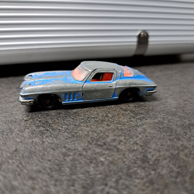 SIKU V282 Corvette Sting Ray Z5