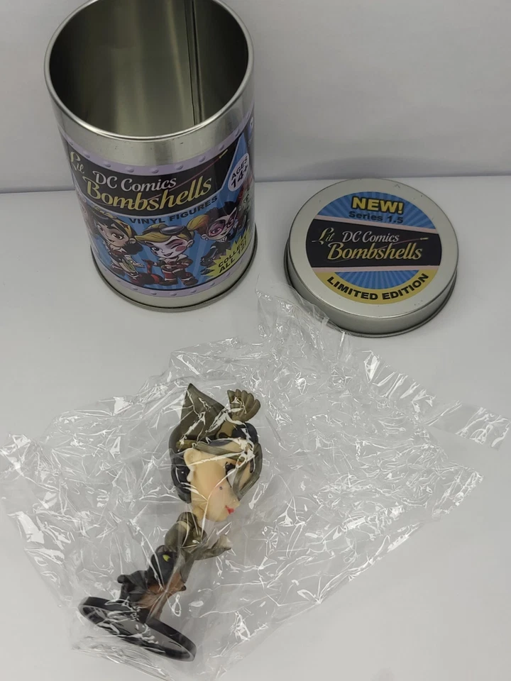 Figura Catwoman Serie 1.5 Lil Bombshells DC Comics Rara Persecución Dorada Nueva Sellada Foto 3 de 3
