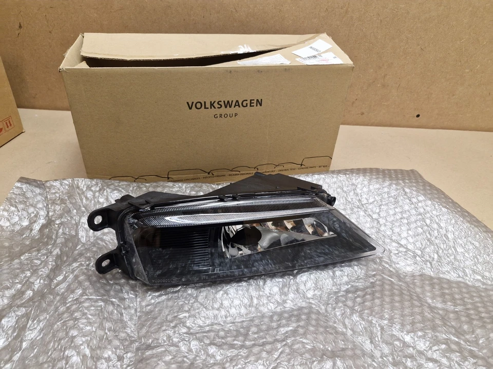 VW T-Roc Front Left Fog Light Lamp 5NA941699D A1 Tiguan  2018-on Genuine NEW - Image 2 of 4