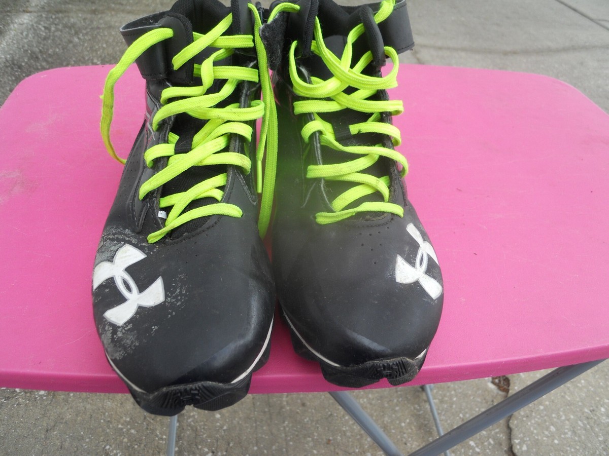 Under Armour Men's 1258028-001 Size 9.5 Crusher Black Football