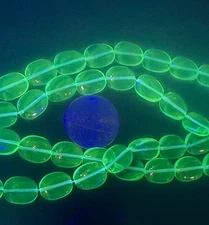 25 Pieces Czech VASELINE/URANIUM GLASS BEADS 12 x 9mm Smooth Twisted Ovals