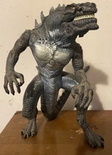 1998 Godzilla 11" Figure Toy Toho TRENDMASTERS Sound Movement WORKS. Kaiju