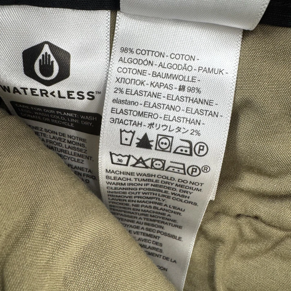 Dockers Tech Cargo Shorts Mens 44 Black Smart 360 Tech Waterless Stretch NWT - Image 4 of 4