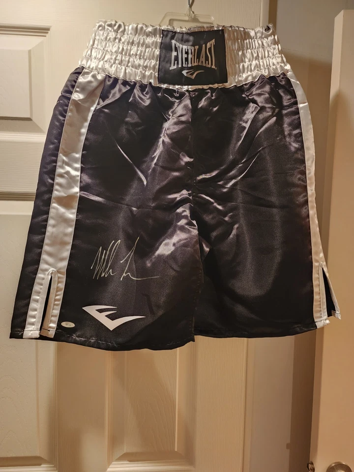 MIKE TYSON SIGNED EVERLAST BLACK BOXING TRUNKS AUTOGRAPHED TRISTAR - Image 2 of 4