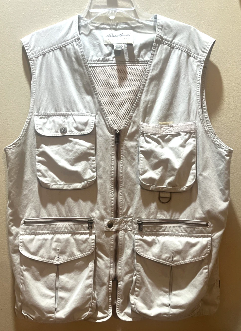 Eddie Bauer Fishing Travel Vest Men's Khaki Color Size M EUC