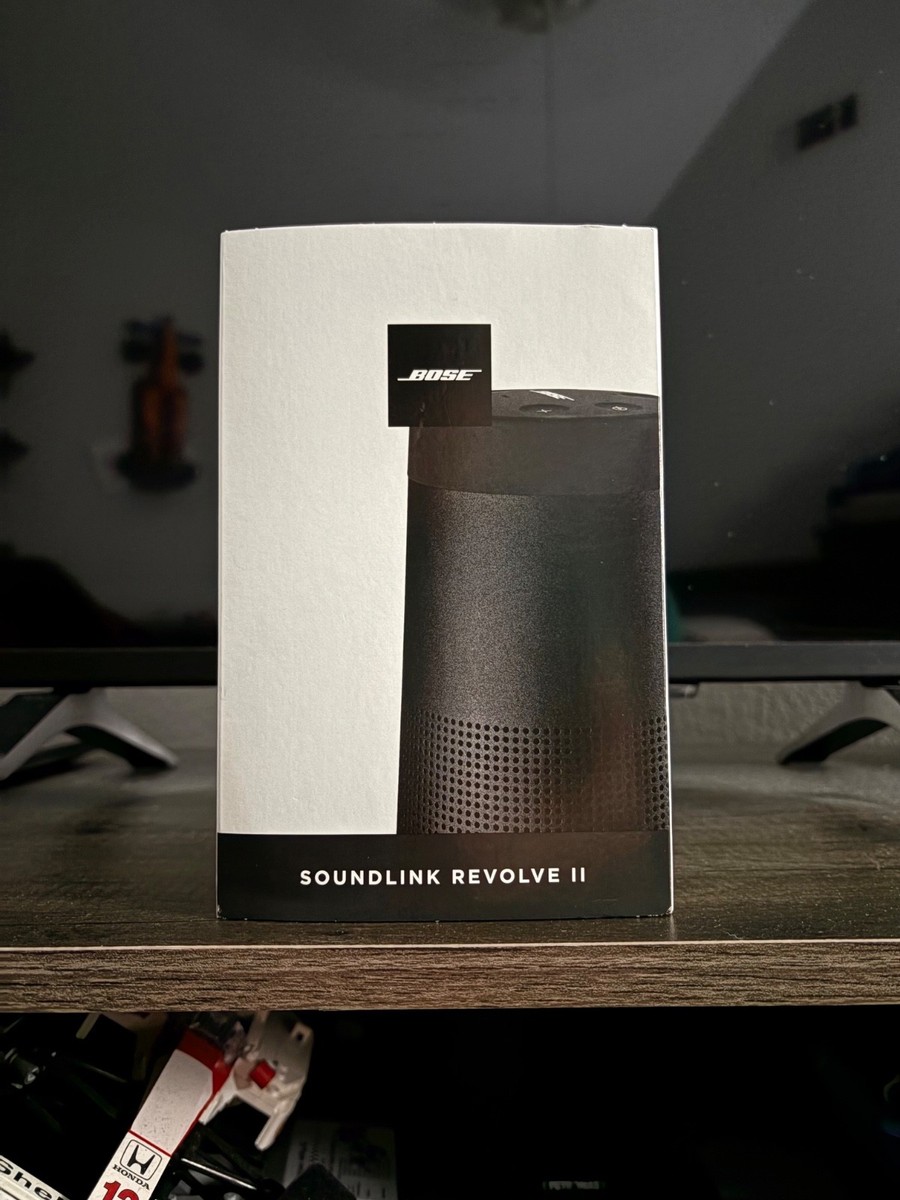 Used — Bose Soundlink Revolve 2 non plus. Minor scratches and